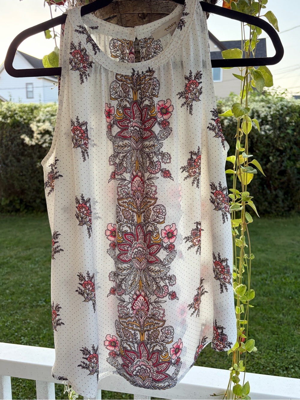 LOFT Cream Sleeveless Floral Border-Print Camisole